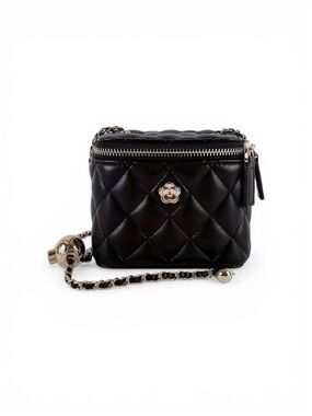 Quilted Black Crossbody Bag with Chain Strap
